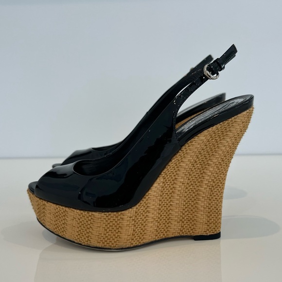 GUCCI BLACK PATENT LEATHER RAFFIA WEDGES SANDALS SIZE IT 37 / US 7 - Picture 3 of 17